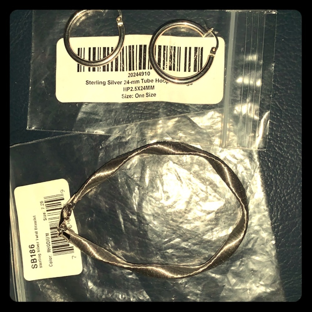 NEW SILVER EARRINGS AND BRACELET SET